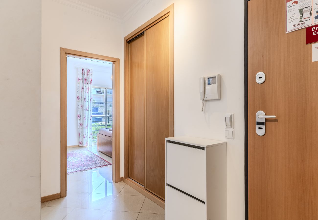 Appartement in Albufeira - #004 Encosta Apartment | Pool & Relax Area