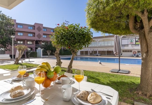 Appartement in Albufeira - #022 2BR Velamar | Pool & Sunny Terrace