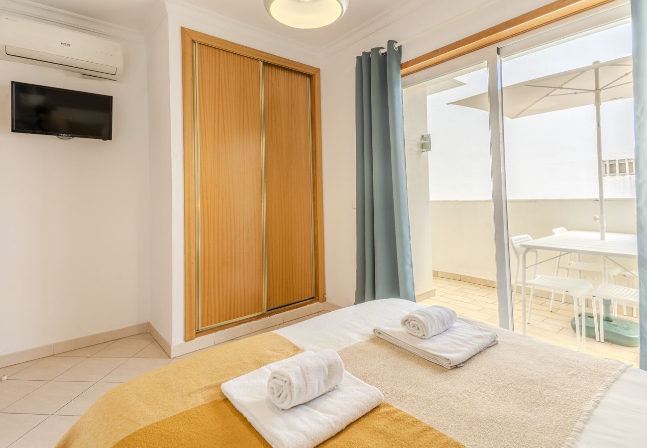 Appartement in Albufeira - #001 Stylish Downtown Flat | Walk to Beach & Bars