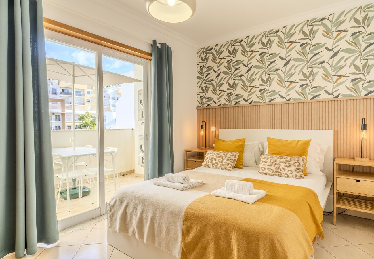 Appartement in Albufeira - #001 Stylish Downtown Flat | Walk to Beach & Bars