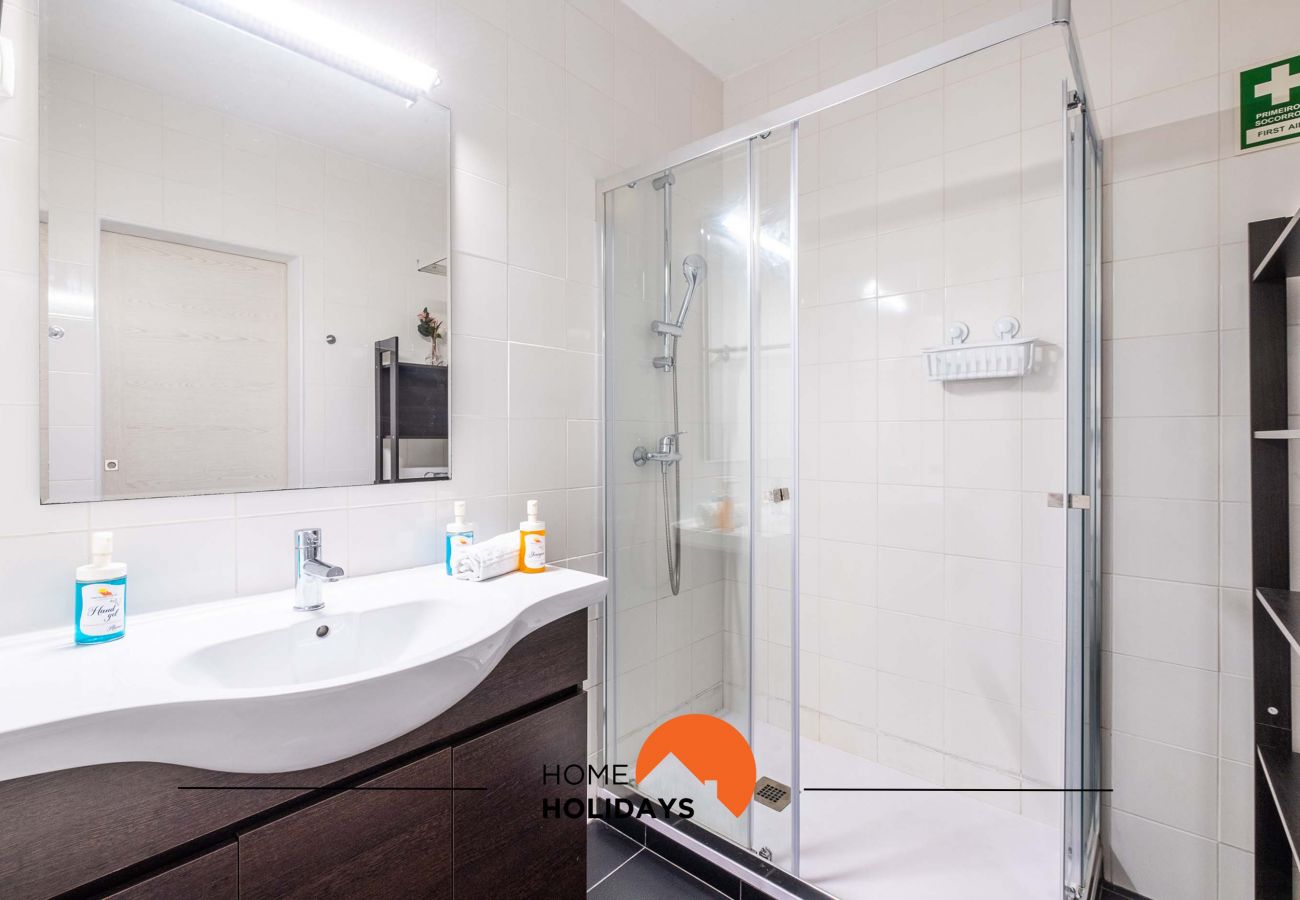 Appartement in Albufeira - #112 Oura Apartment | Pool & Nightlife