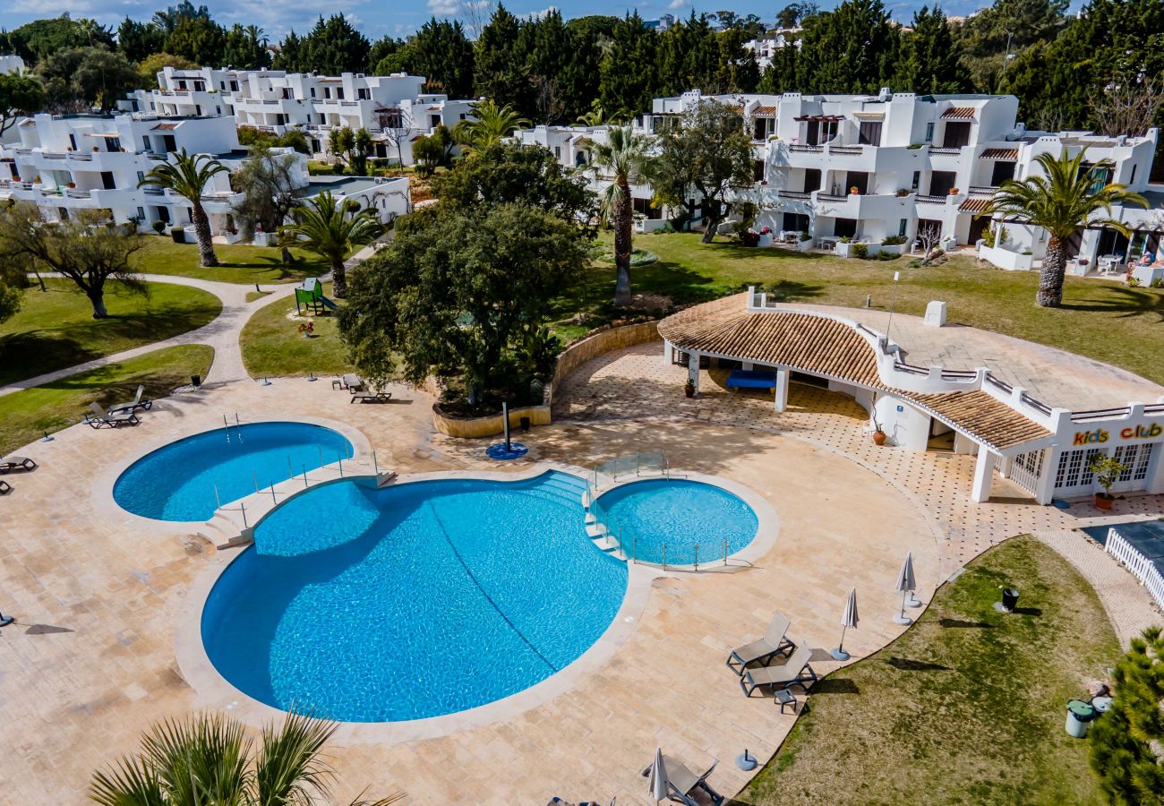 Appartement in Albufeira - #120 T3 Espaçoso em Albufeira by Home Holidays