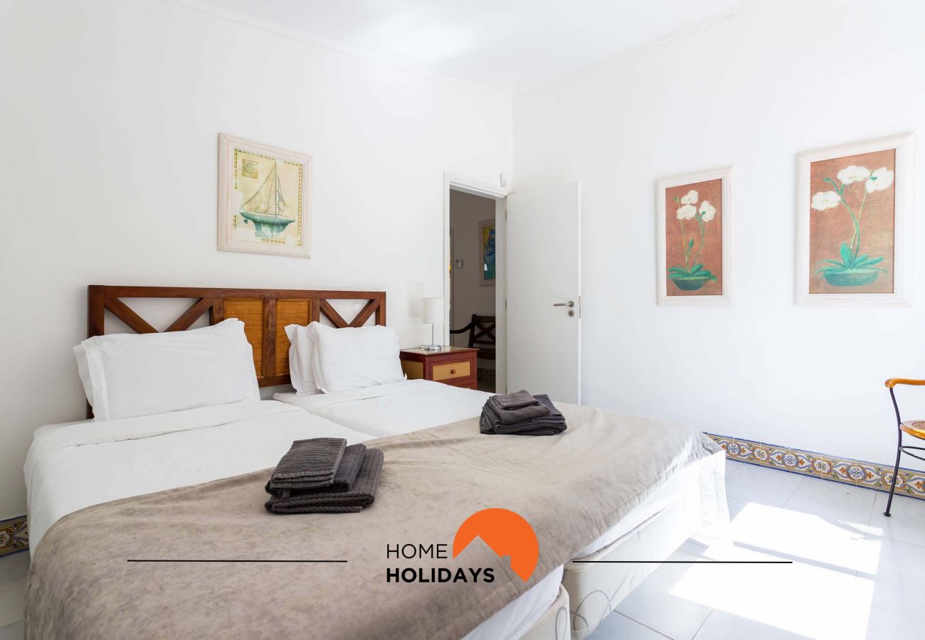 Rijhuis in Albufeira - #134 Villa w/ Pool | Family Friendly