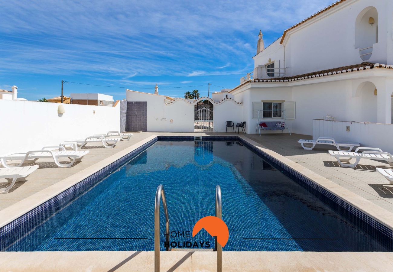 Rijhuis in Albufeira - #134 Villa w/ Pool | Family Friendly