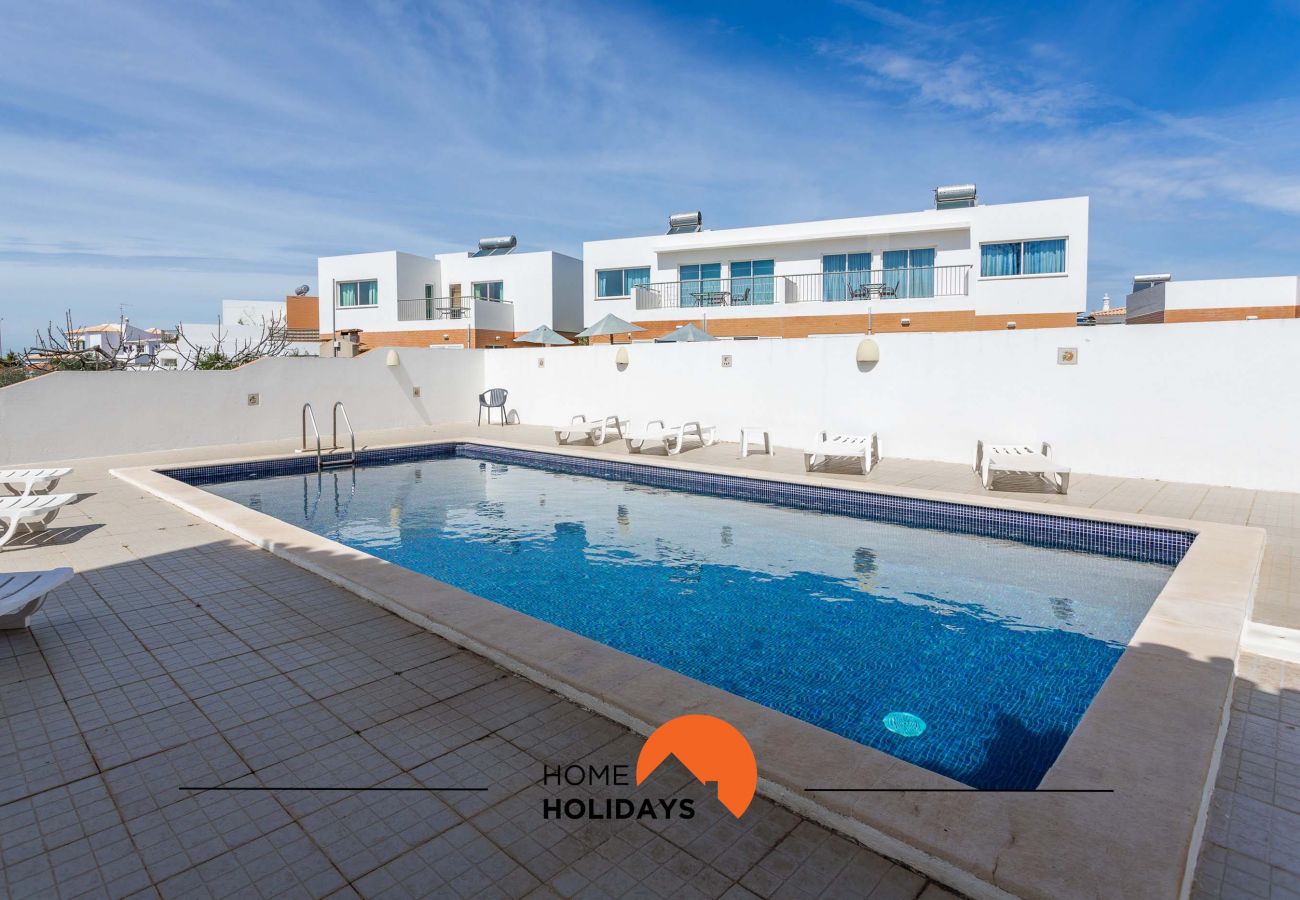 Rijhuis in Albufeira - #134 Villa w/ Pool | Family Friendly