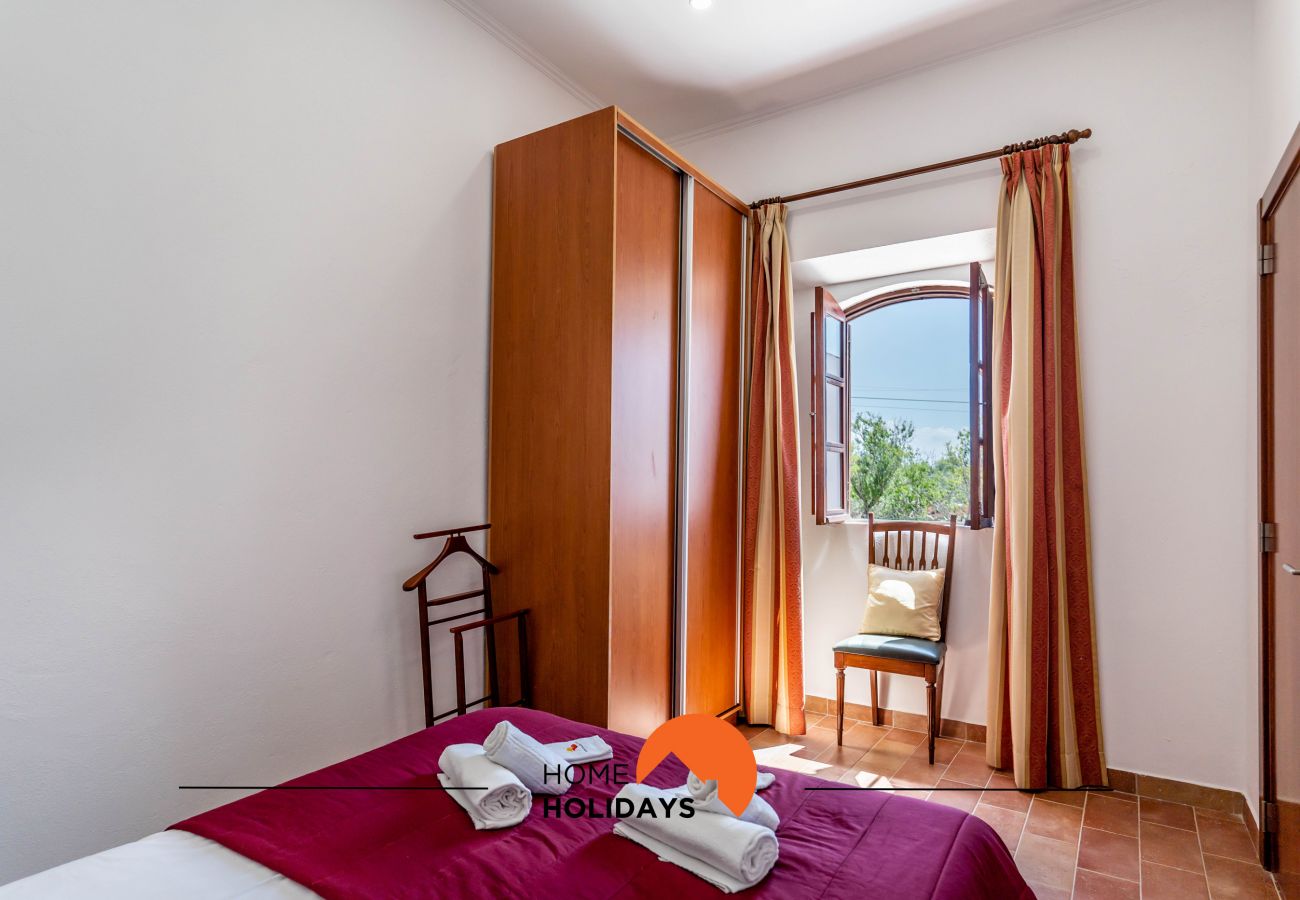 Vakantieboerderijen in Paderne - #161 Cozy 1BR House | Authentic Stay