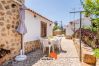 Vakantieboerderijen in Paderne - #161 Cozy 1BR House | Authentic Stay