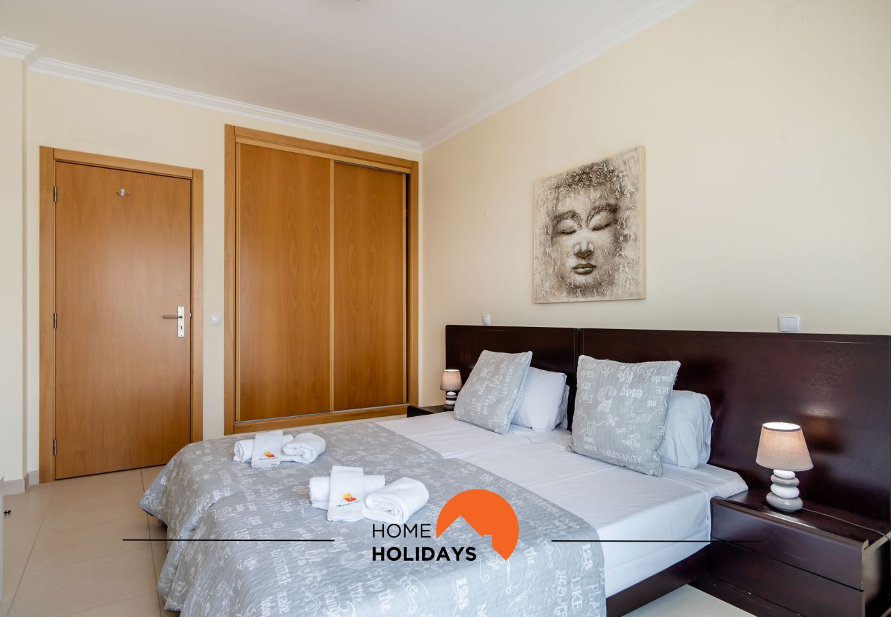 Rijhuis in Albufeira - #160 3BR Villa | Pool & Comfort