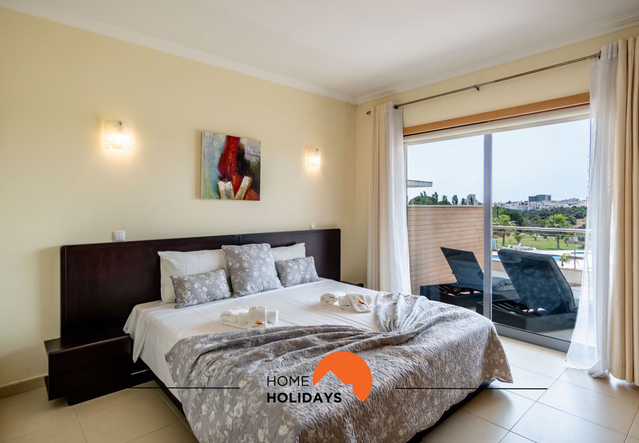 Rijhuis in Albufeira - #160 3BR Villa | Pool & Comfort