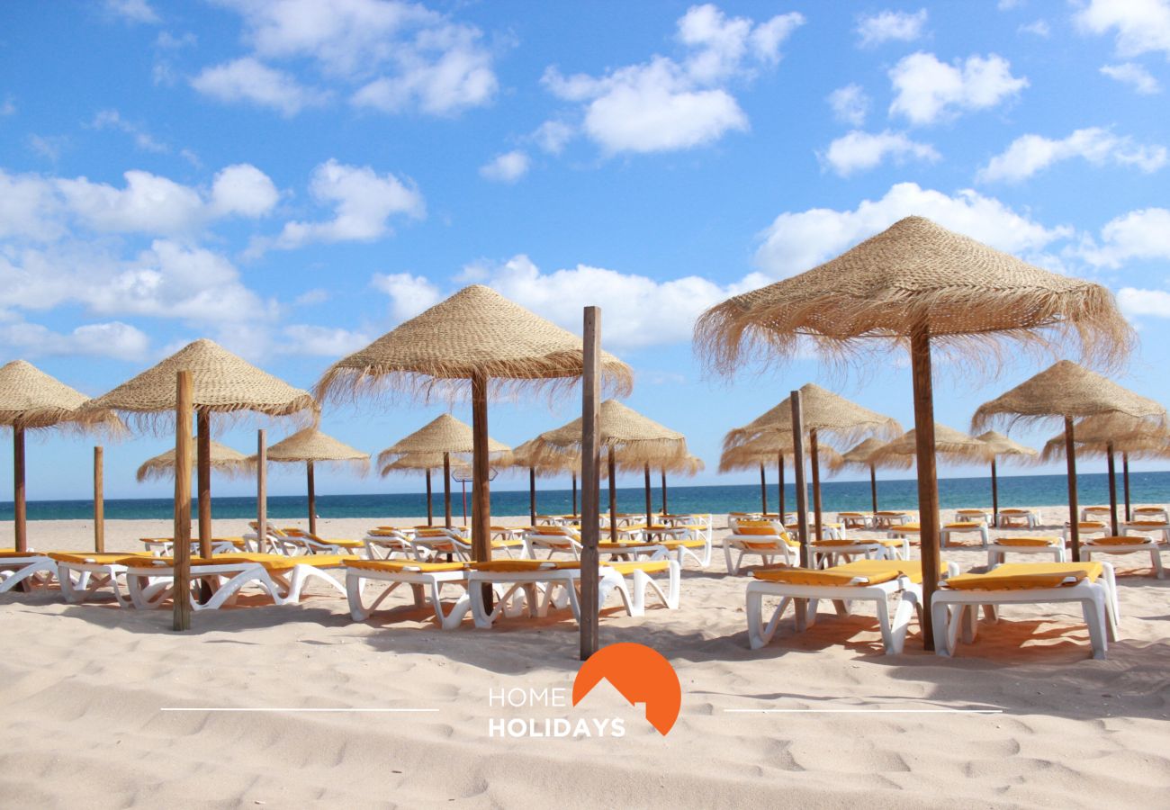 Rijhuis in Albufeira - #160 3BR Villa | Pool & Comfort