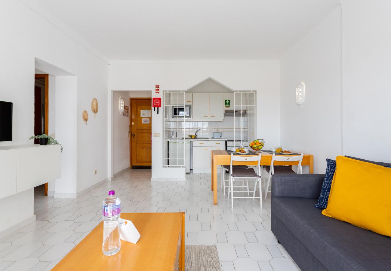 Appartement in Albufeira - #189 Sea View Apartment | Pool & Balcony
