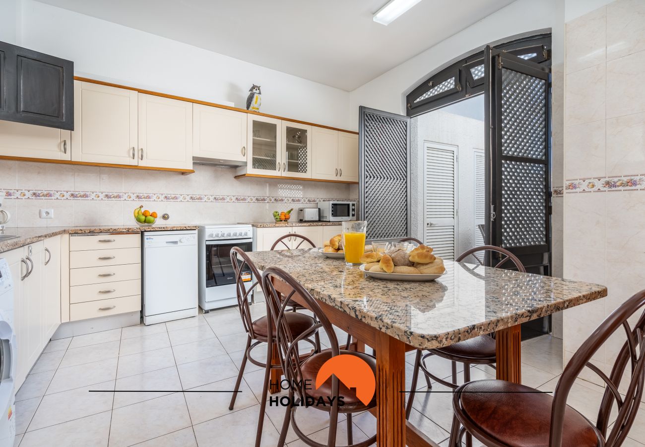 Villa in Albufeira - #232 Villa Girasol | Family Stay w Pool & Garden
