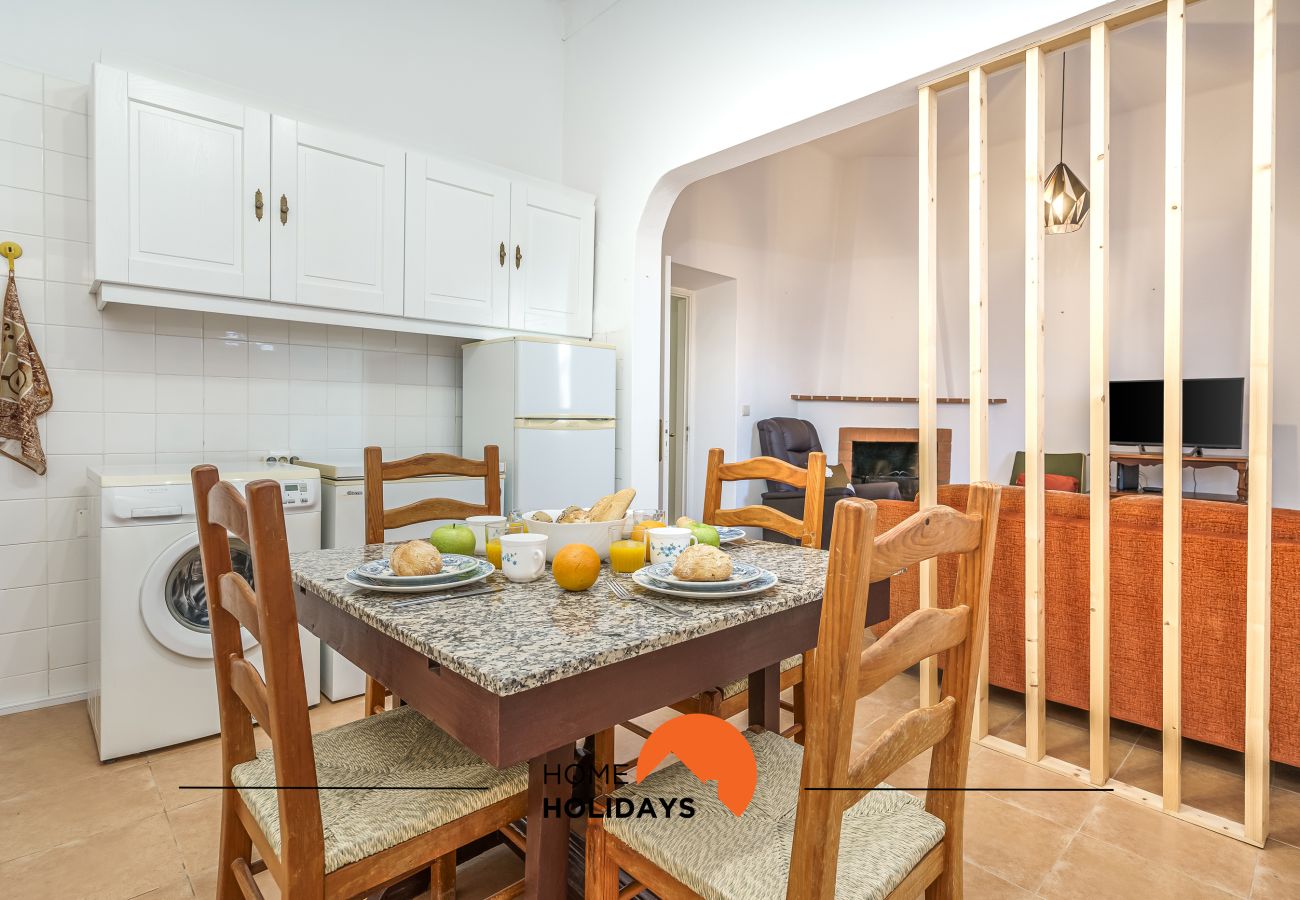 Huis in Ferreiras - #236 Spacious Apartment | Quiet Location