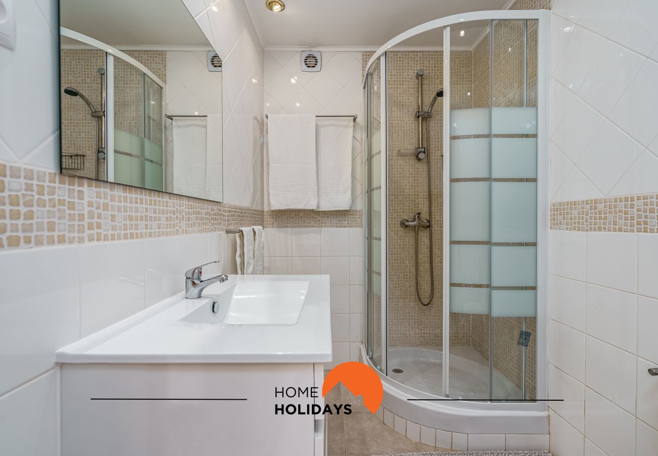 Huis in Ferreiras - #236 Spacious Apartment | Quiet Location