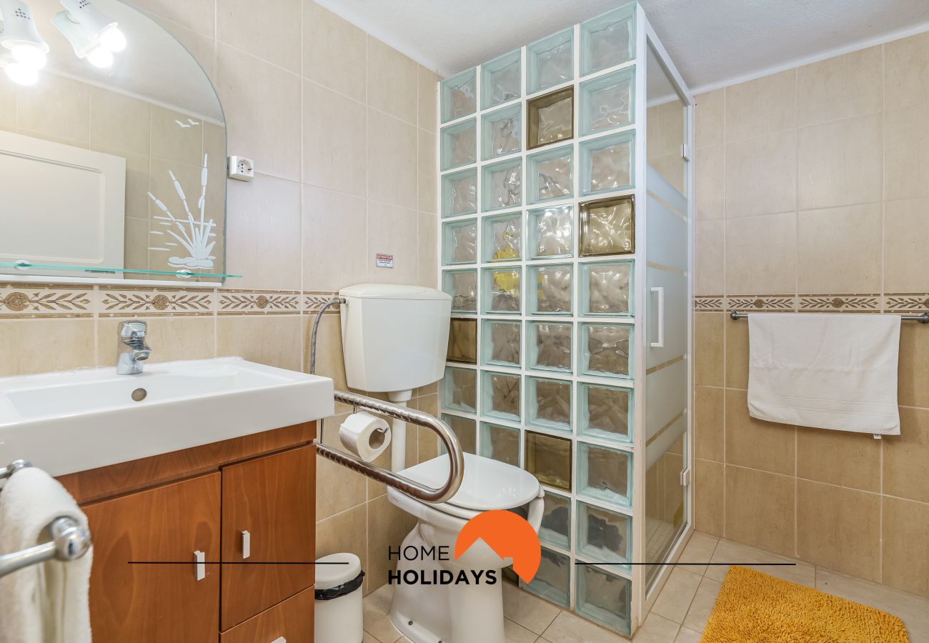 Huis in Ferreiras - #236 Spacious Apartment | Quiet Location