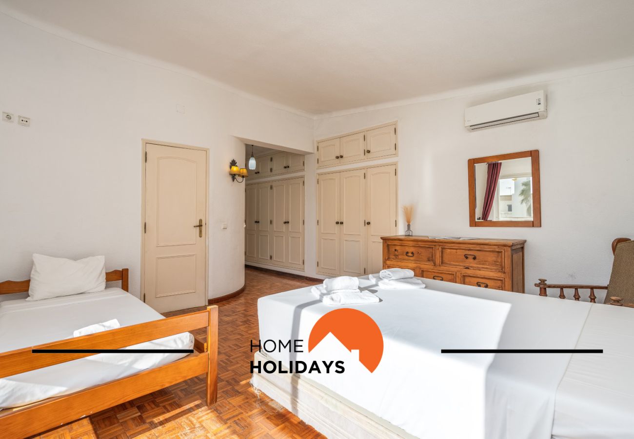 Villa in Albufeira - #278 Central 5-Bedroom Villa | Local Experience
