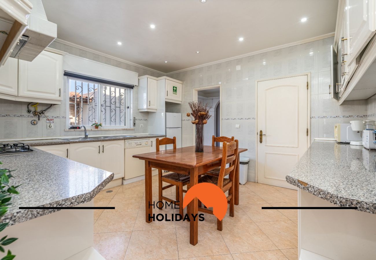 Villa in Albufeira - #278 Central 5-Bedroom Villa | Local Experience