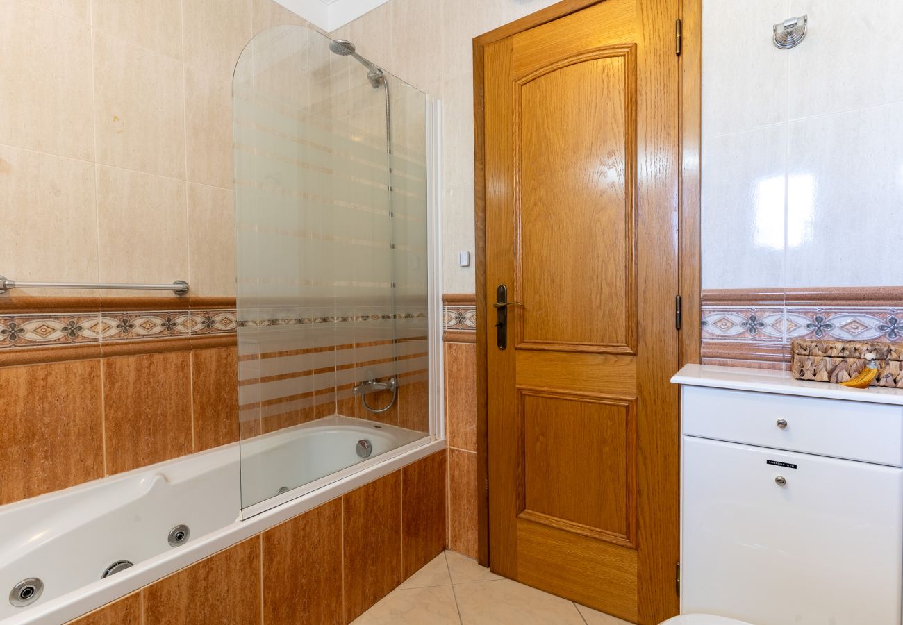 Appartement in Albufeira - #310 Family Apartment | Pool & Beach Nearby