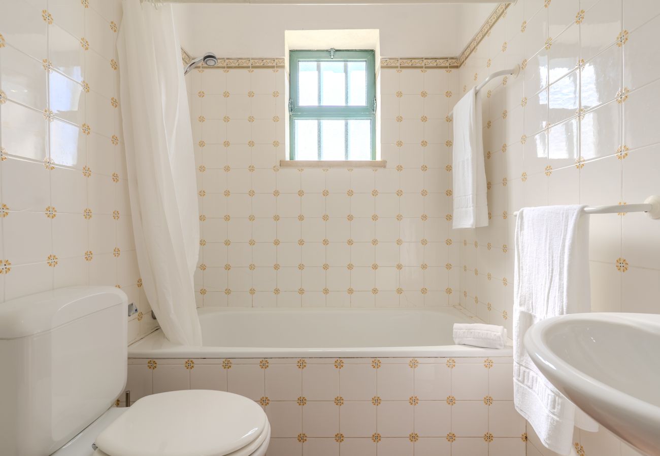 Appartement in Paderne - #358 Quinta Brito Lima A by Home Holidays