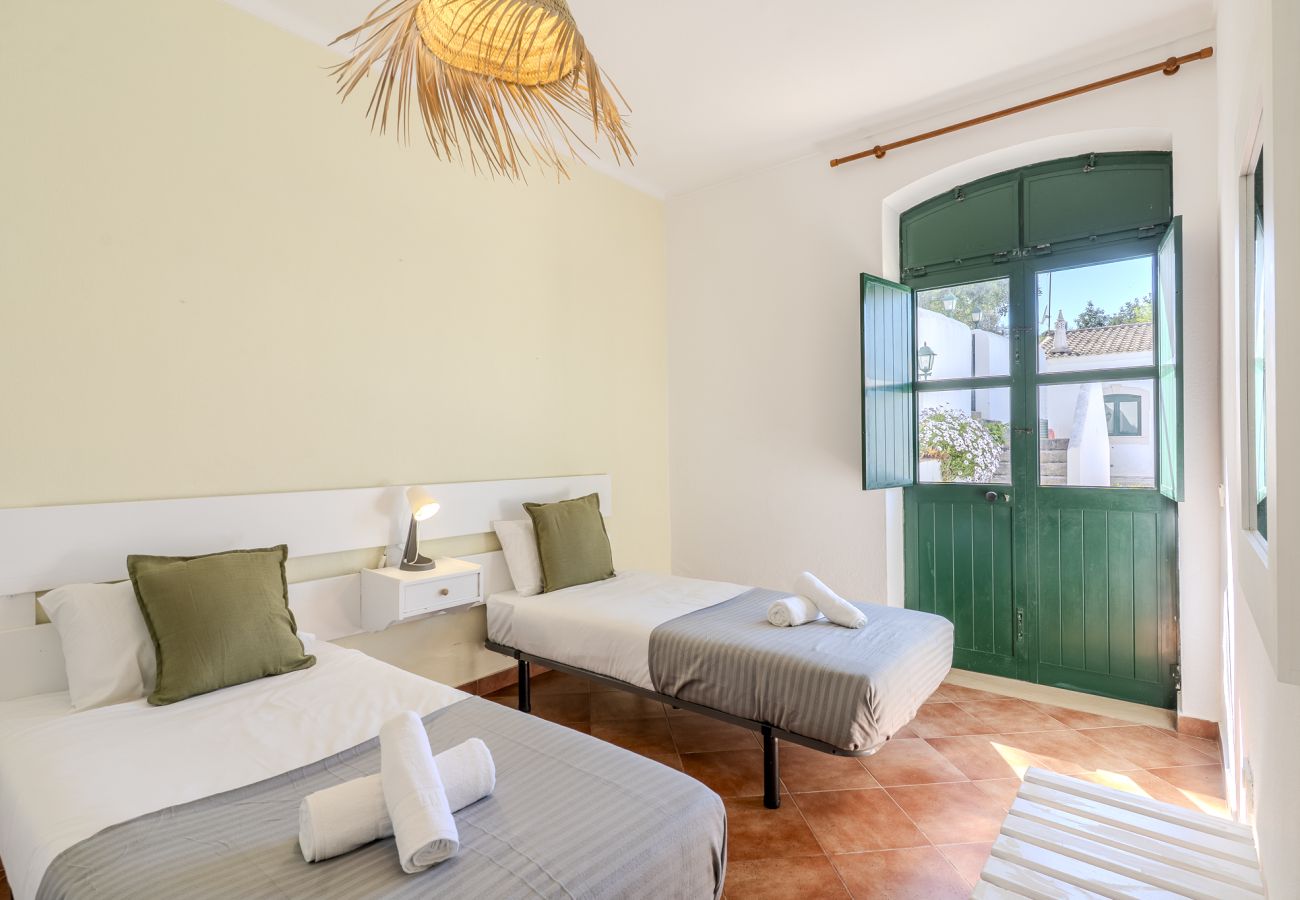 Appartement in Paderne - #358 Quinta Brito Lima A by Home Holidays