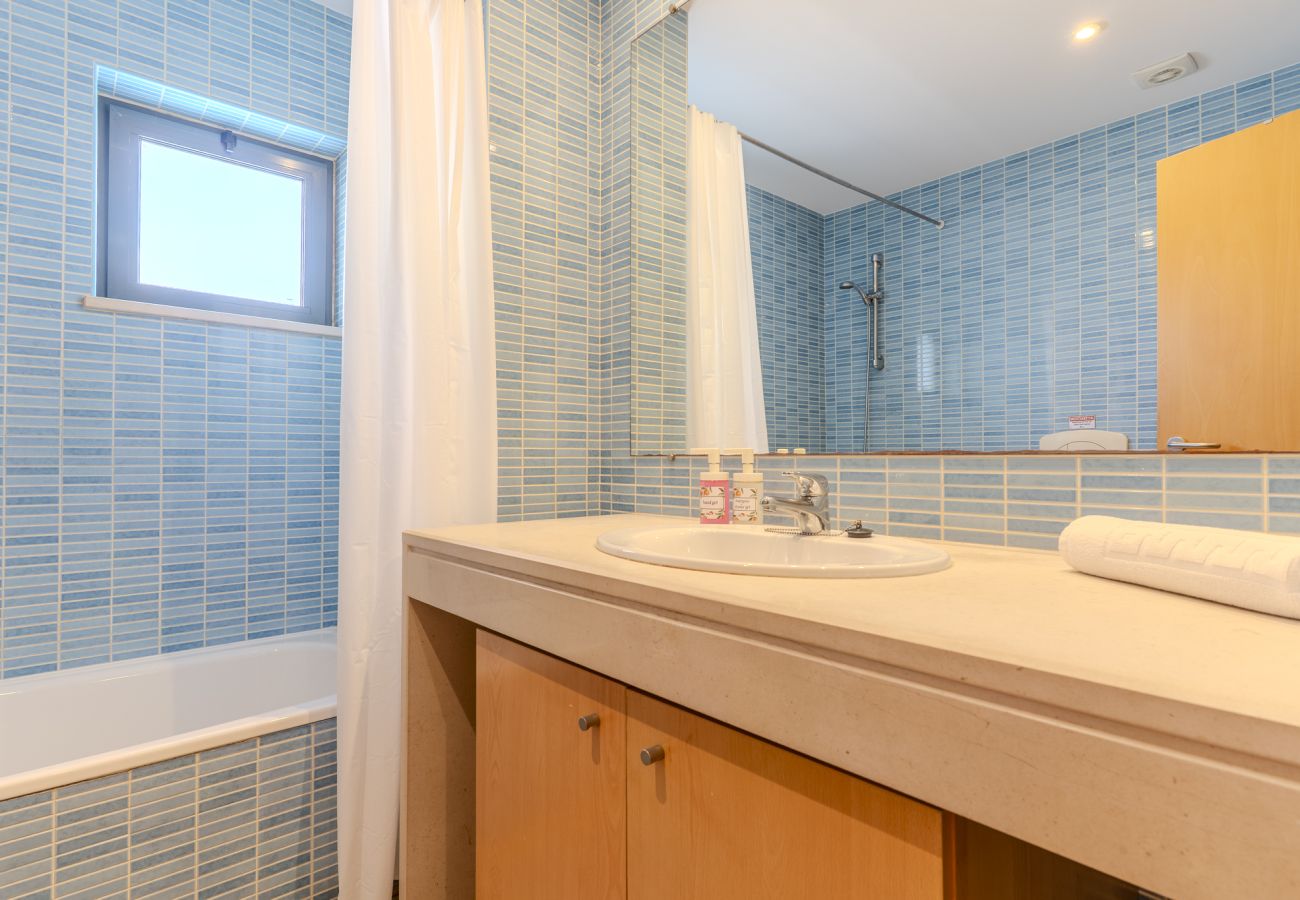 Appartement in Albufeira - #353 T2 Apartment Central Albufeira |Pool & Terrace