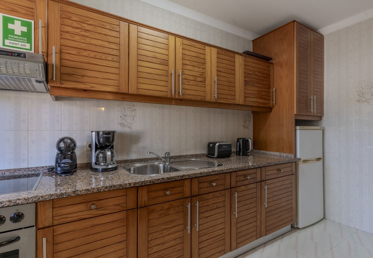 Appartement in Albufeira - #384 Bright Pool View Apartment | AC & Balcony
