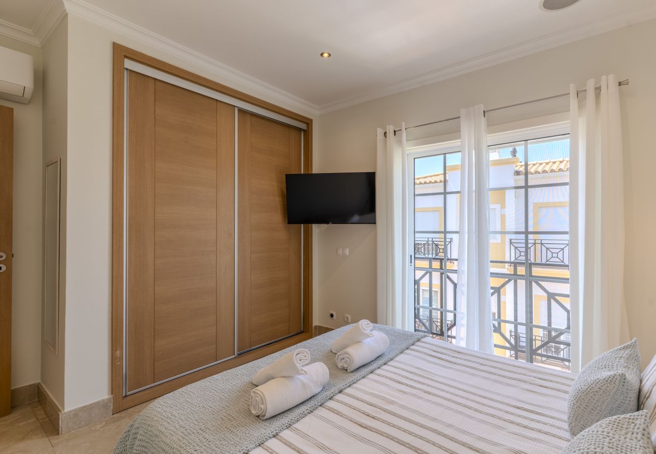 Appartement in Albufeira - #318 Spacious 2BR Apartment | Bright Interiors