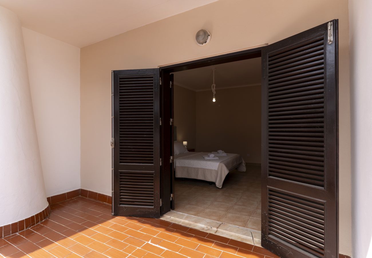 Appartement in Albufeira - #389 Vila w/ share pool | Spacious 3-BR