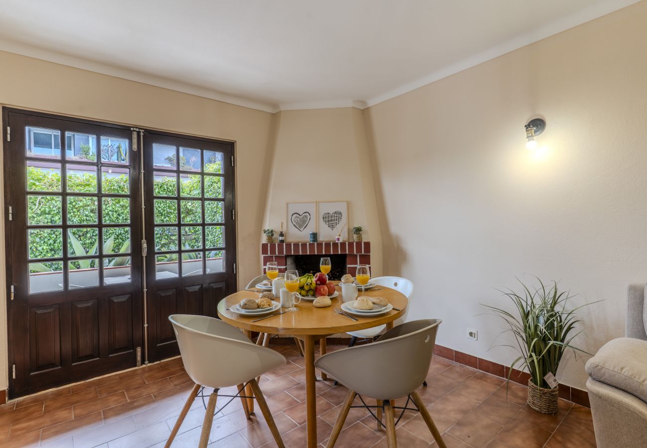 Appartement in Albufeira - #389 Vila w/ share pool | Spacious 3-BR