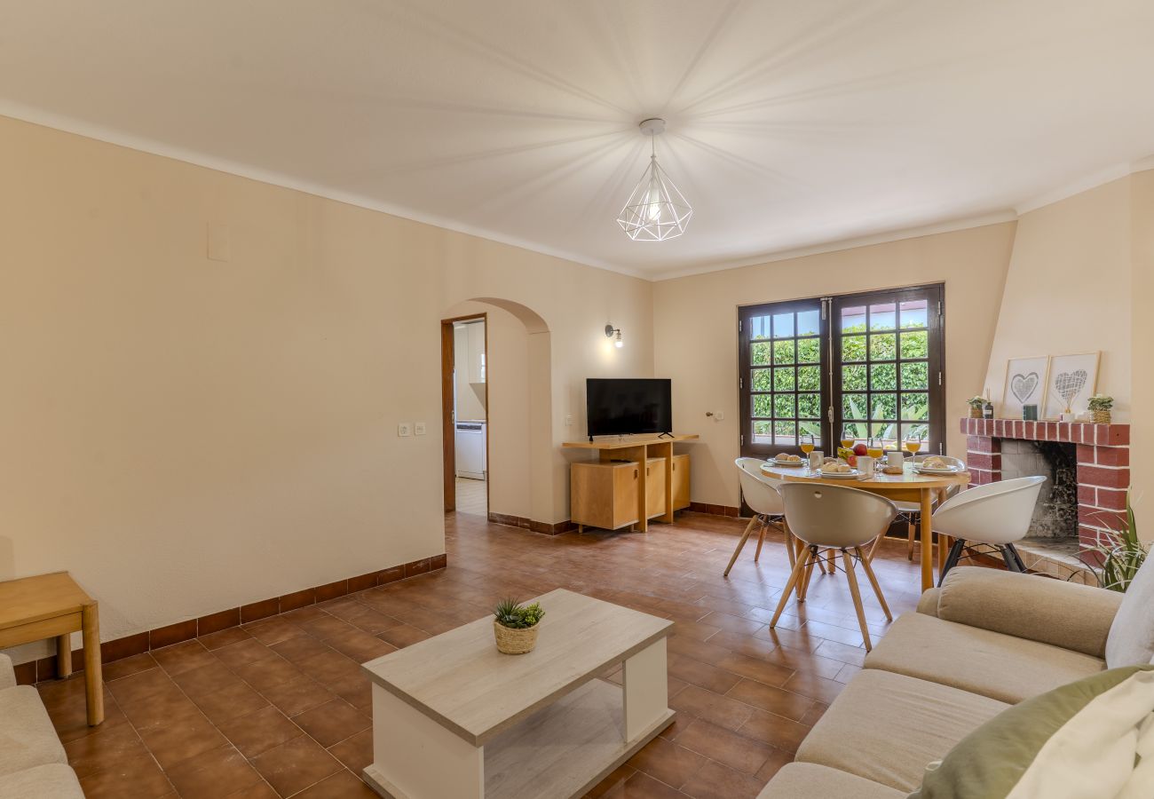Appartement in Albufeira - #389 Vila w/ share pool | Spacious 3-BR