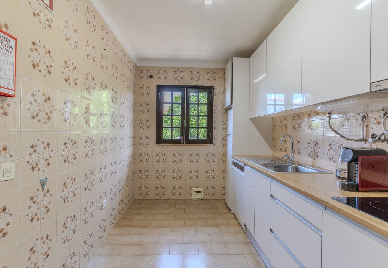Appartement in Albufeira - #389 Vila w/ share pool | Spacious 3-BR