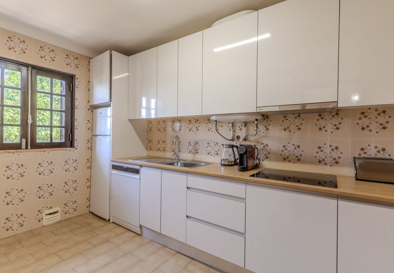 Appartement in Albufeira - #389 Vila w/ share pool | Spacious 3-BR
