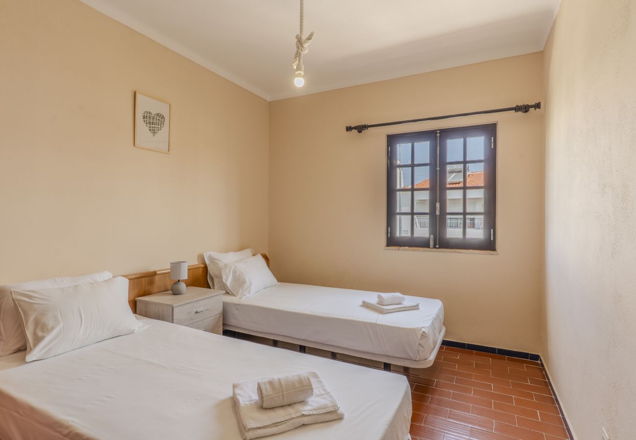 Appartement in Albufeira - #389 Vila w/ share pool | Spacious 3-BR