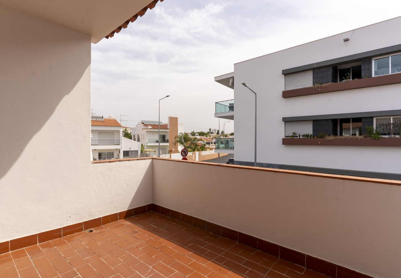 Appartement in Albufeira - #389 Vila w/ share pool | Spacious 3-BR