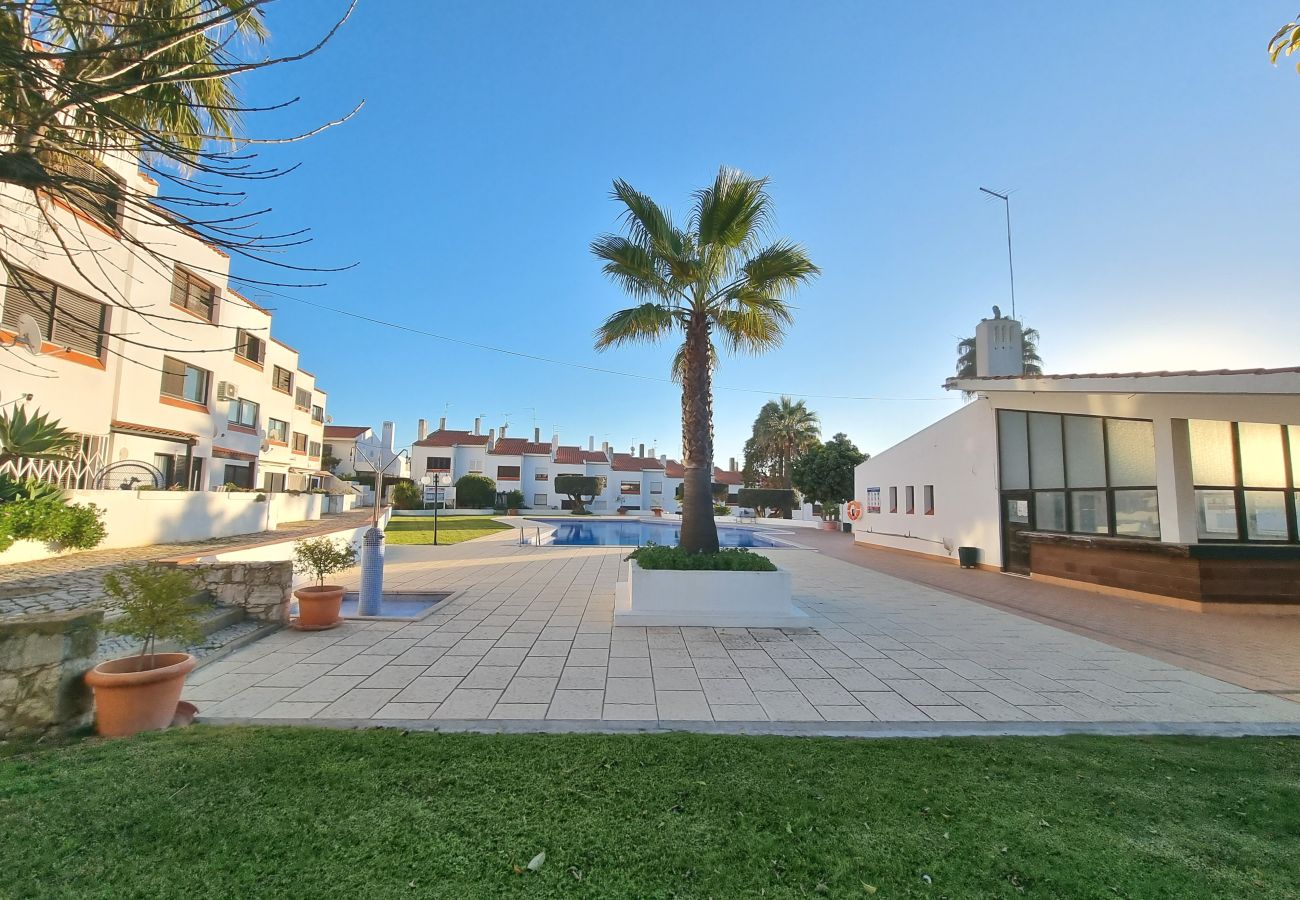 Appartement in Albufeira - #404 Bright Family Apartment | Pool in Albufeira