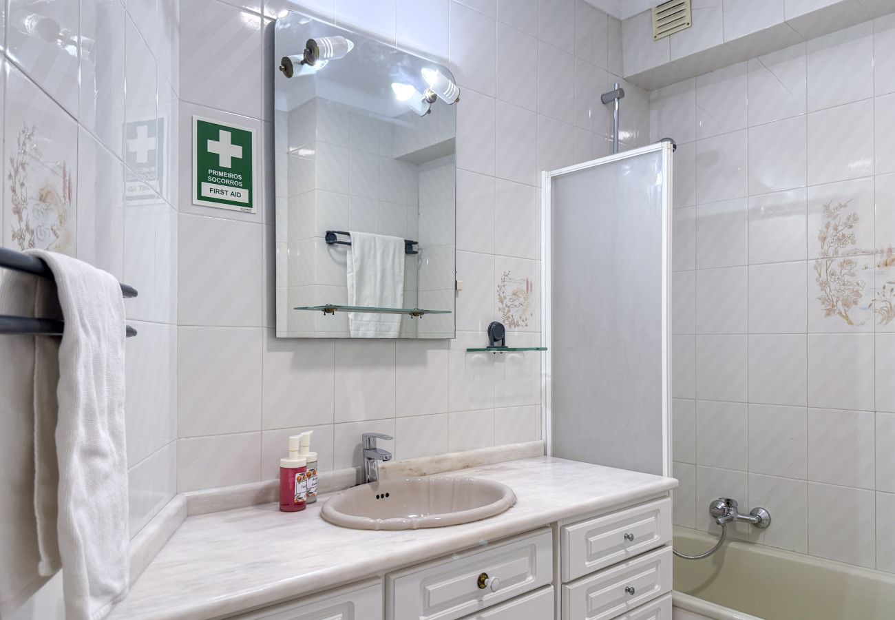 Appartement in Albufeira - #411 Sunny 1BR Apartment Near the Beach