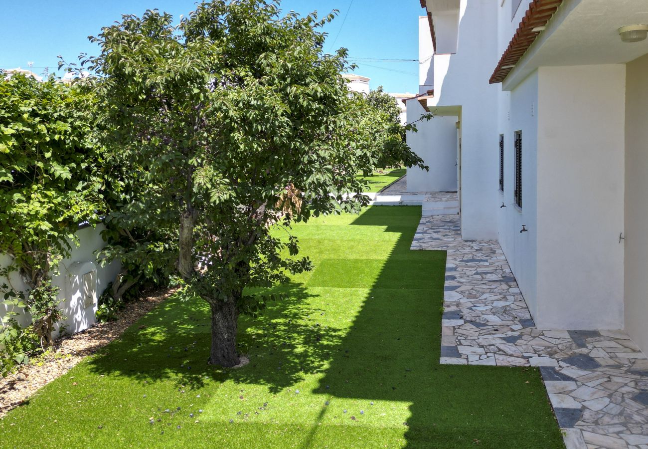 Appartement in Albufeira - #390 New town  Apartment with share pool 
