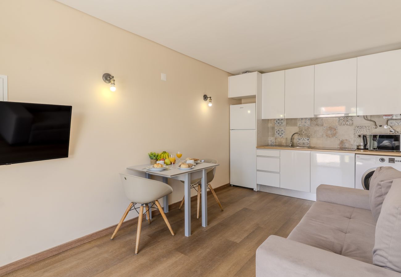 Appartement in Albufeira - #390 New town  Apartment with share pool 