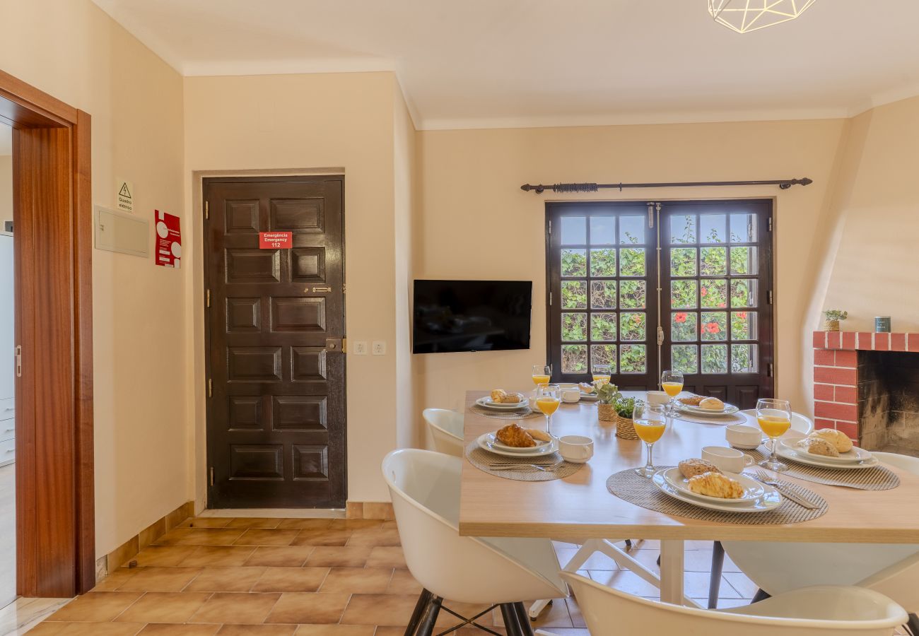 Villa in Albufeira - #395 Sun &  share Pool | V3 in New Town 