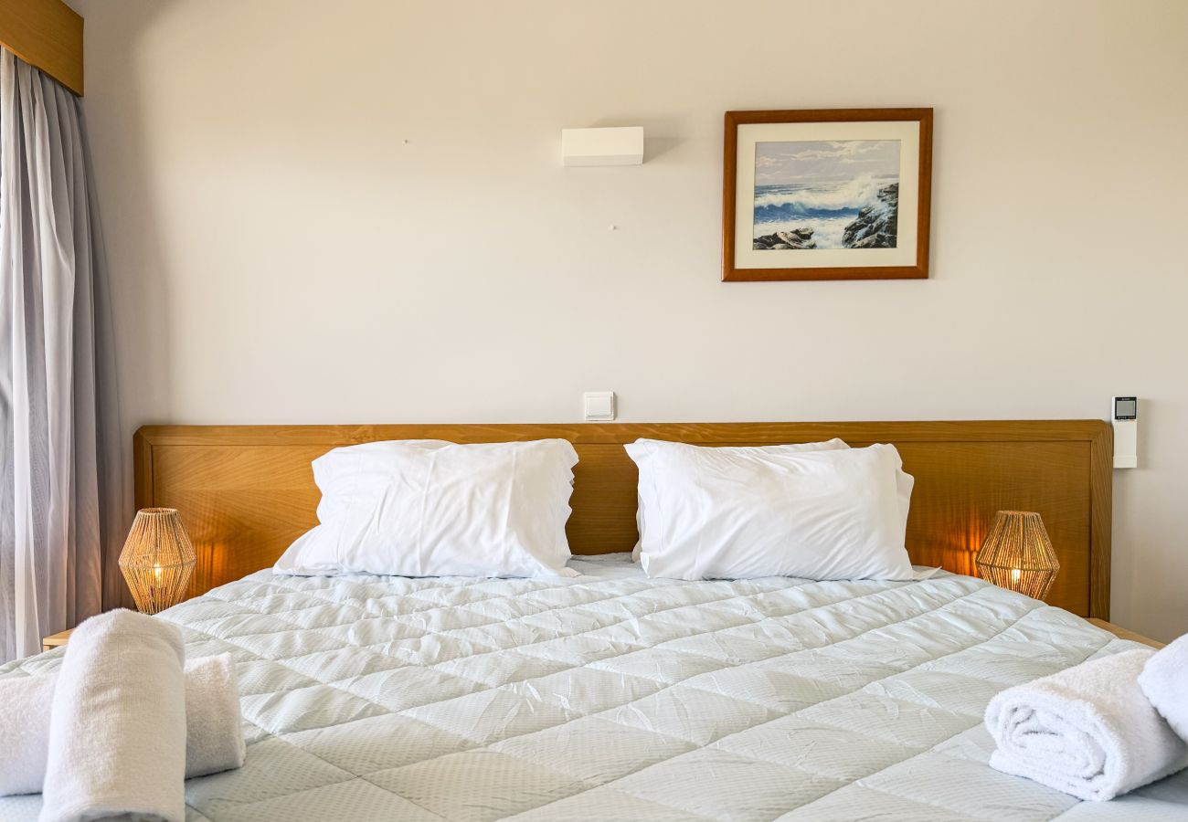Appartement in Portimão - #357 Sea View Escape in Portimão | Pool & Spacious Balconyol