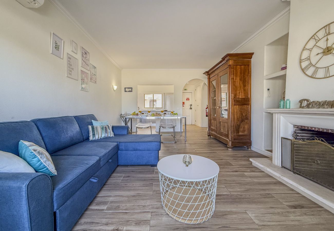 Appartement in Albufeira - #406 Modern 1BR with Pool | Near Oura Strip