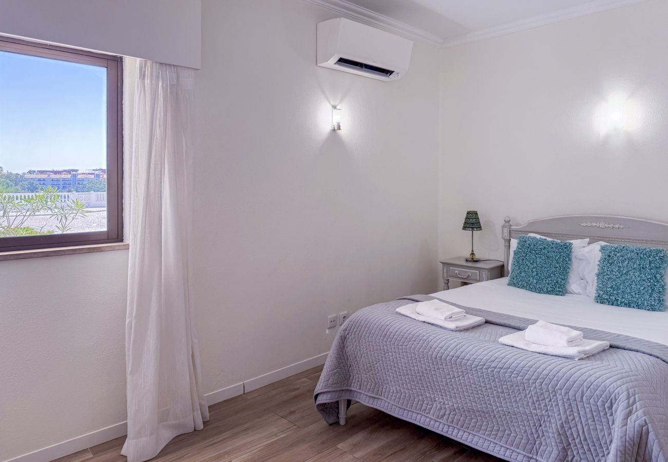 Appartement in Albufeira - #406 Modern 1BR with Pool | Near Oura Strip