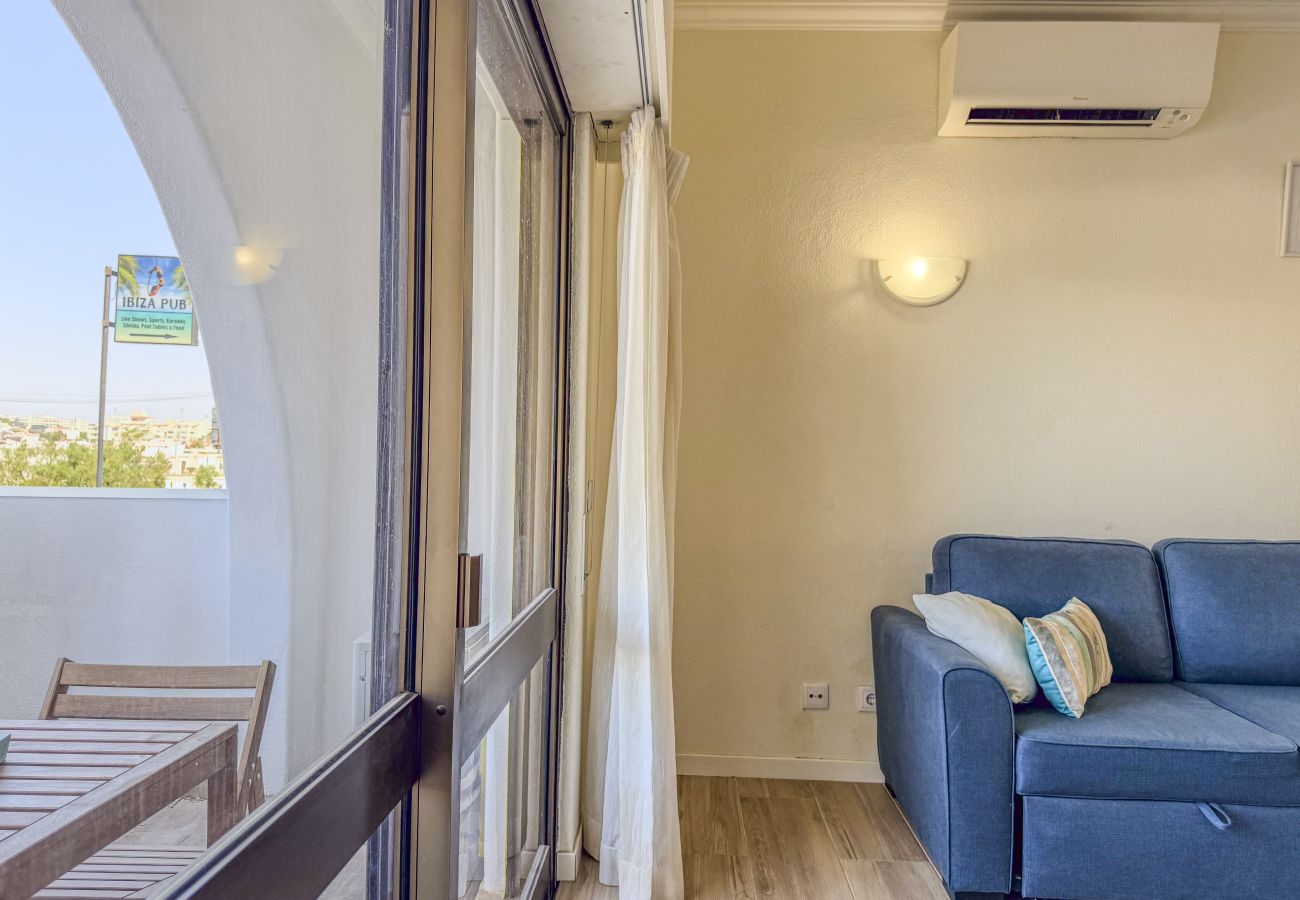 Appartement in Albufeira - #406 Modern 1BR with Pool | Near Oura Strip