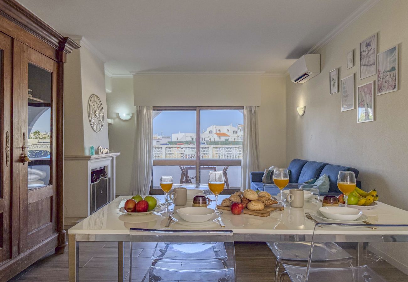 Appartement in Albufeira - #406 Modern 1BR with Pool | Near Oura Strip