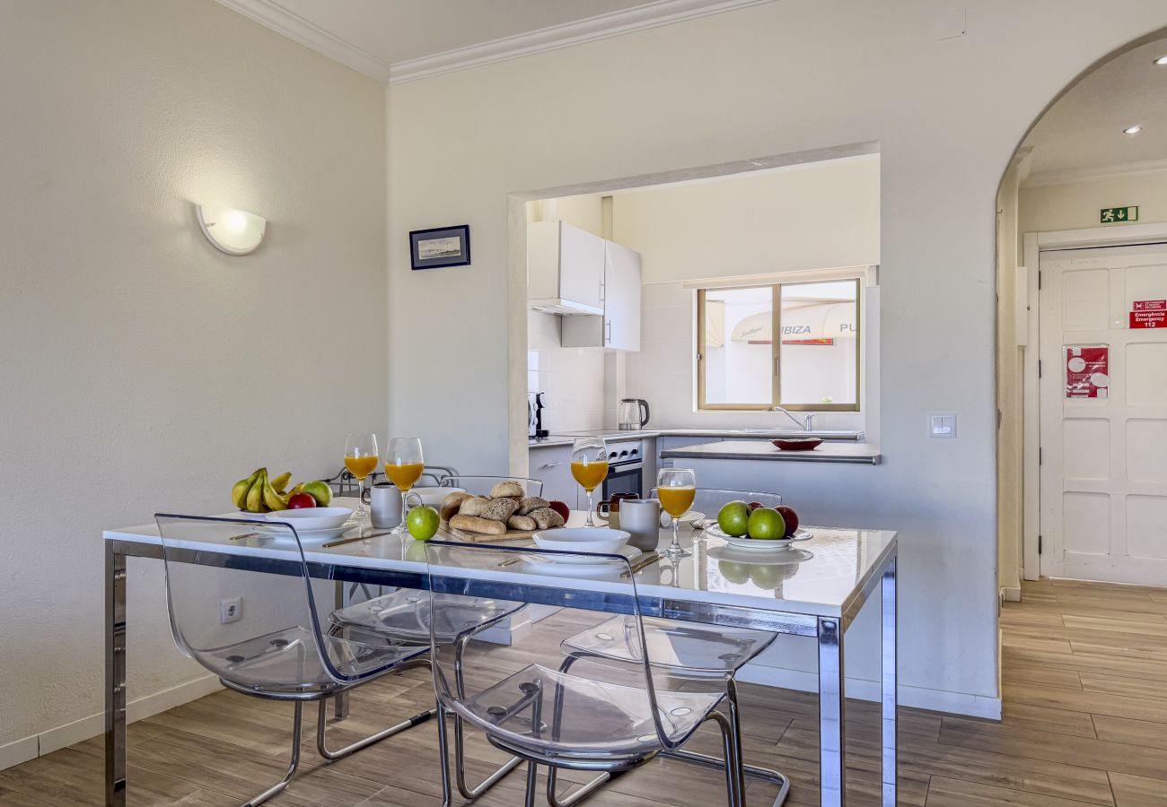 Appartement in Albufeira - #406 Modern 1BR with Pool | Near Oura Strip