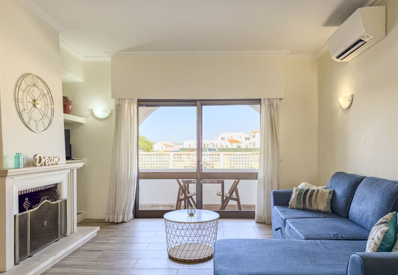 Appartement in Albufeira - #406 Modern 1BR with Pool | Near Oura Strip