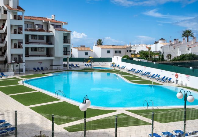 Appartement in Albufeira - #409 Central Albufeira Getaway with Shared Pool