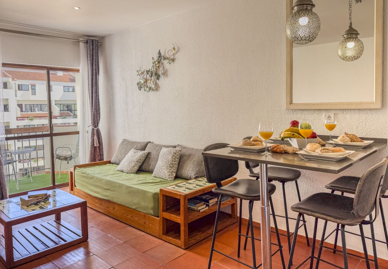 Appartement in Albufeira - #409 Central Albufeira Getaway with Shared Pool
