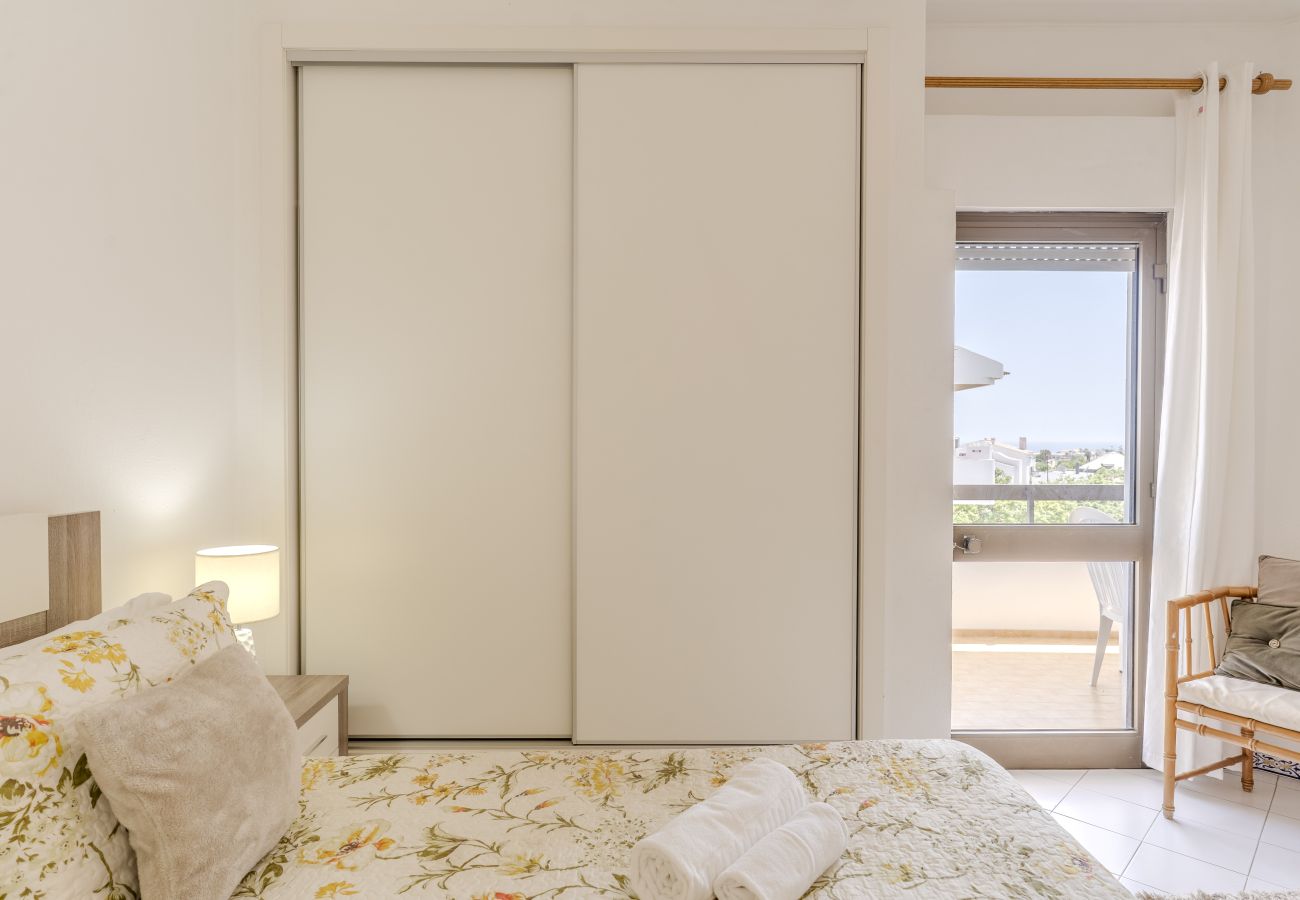 Appartement in Albufeira - #405 Cozy 1BR Retreat | Pool | Close to Oura