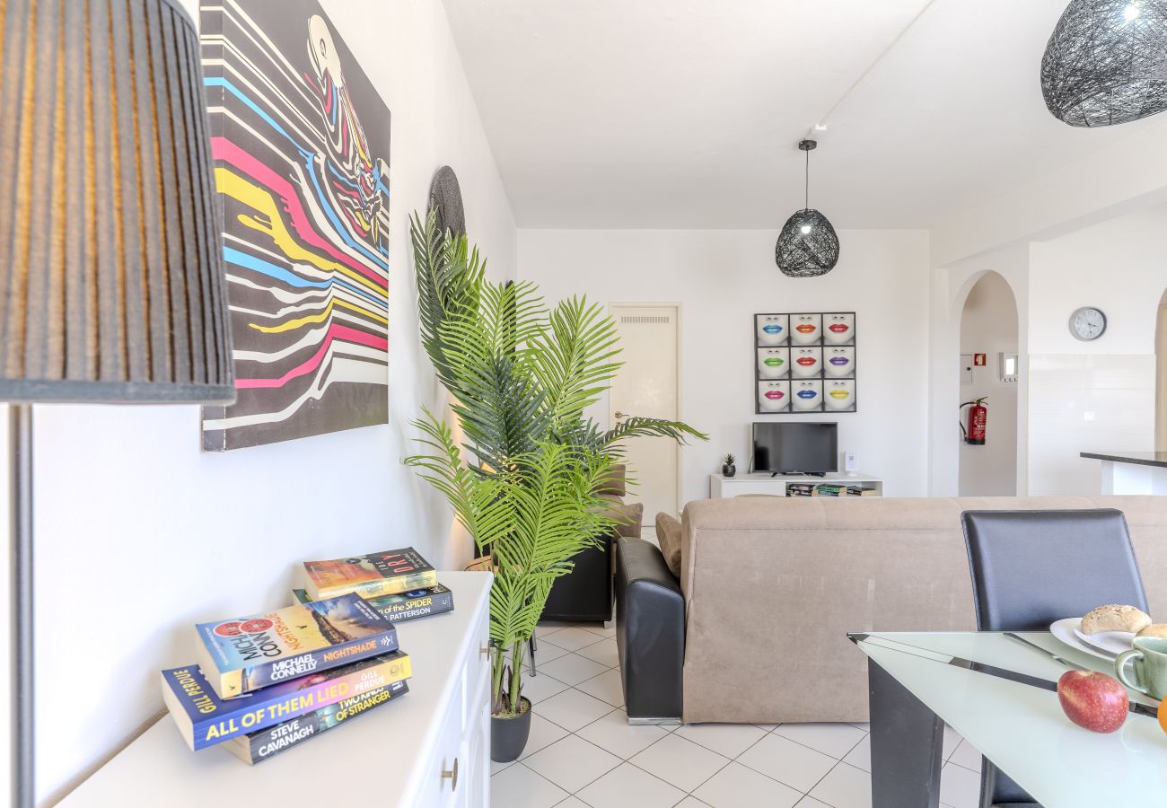 Appartement in Albufeira - #405 Cozy 1BR Retreat | Pool | Close to Oura